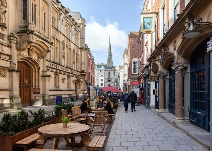 Hort's Townhouse Готель *